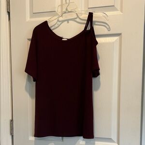 Kaileigh Burgundy Asymmetrical Short Sleeve Top